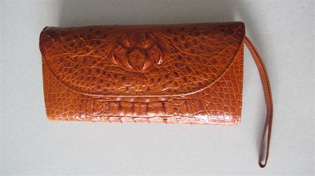 Ví nữ cá sấu màu vàng